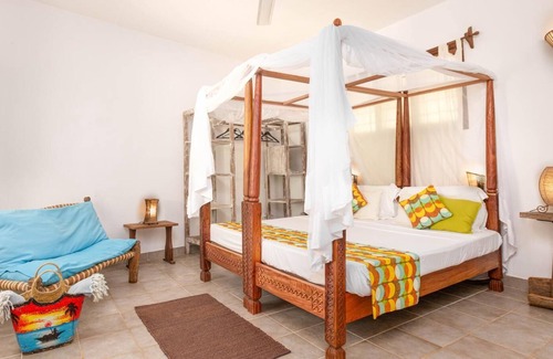 Kiwengwa House | Garden-view Room in Boutique Hotel with Private Beach