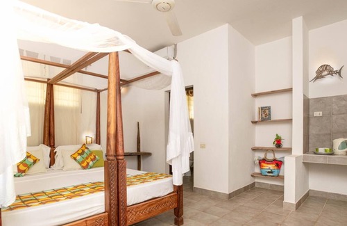 Kiwengwa House | Garden-view Room in Boutique Hotel with Private Beach