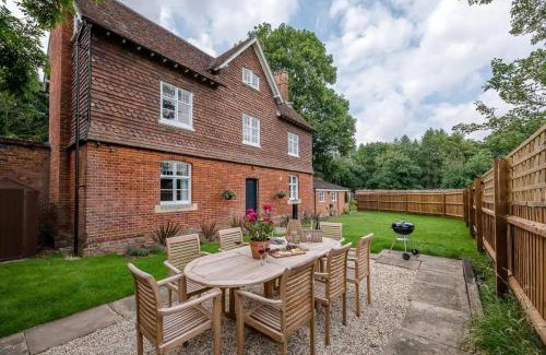 Bury St Edmunds House | Gardeners Cottage - Nowton Park
