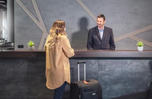 Neusaess Hotel | Garner Hotel Augsburg Nord by IHG