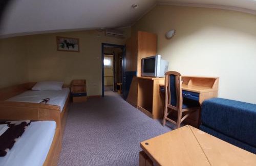 Kanjiza Hotel | Garni Lupus prenoćište