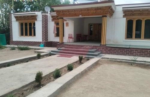 Hundur House | Gaskit Residecy