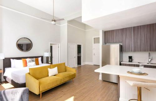 Gaslamp Quarter Apartment | Gaslamp Loft Escape Sleeps 7 in Style