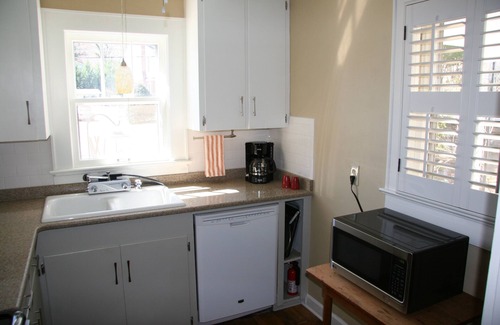 Hyman Heights Historic District Cottage | GASLIGHT COTTAGE - Downtown Hendersonville