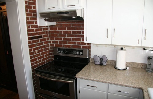 Hyman Heights Historic District Cottage | GASLIGHT COTTAGE - Downtown Hendersonville