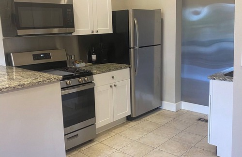 Clifton Apartment | Gaslight Villa 1-bedroom apartment in the heart of the Clifton Gaslight District