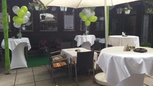 Pitten House | Gasthof Manhalter