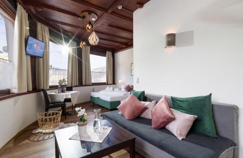 Mayrhofen House | Gasthof Restaurant Waldcafé