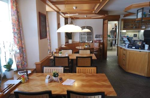 Ernetschwil Hotel | Gasthof zum Schweizerhaus