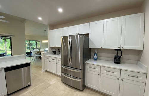 Samsula-Spruce Creek Condo | Gated - Pool - Golf - Dining - Daytona - Fly-in