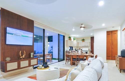 Playa del Carmen House | Gated Townhouse | Pool | BBQ | Gym | Paddle Court