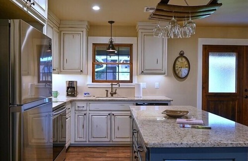 Fredericksburg House | Gateway Gathering House - Fredericksburg, Wineries, close to town.