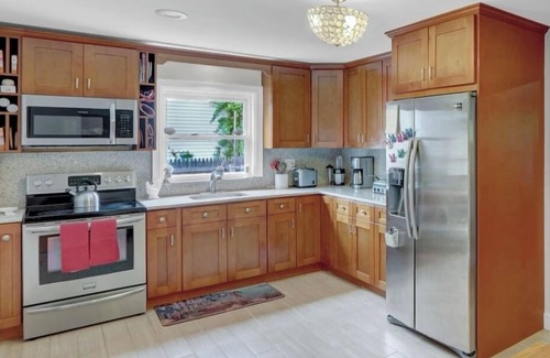 Mastic Beach House | Gateway to the Hamptons in Mastic BeachnEntire home in Mastic Beach, New York.