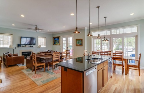 South Rehoboth House | Gather The Family In The Heart Of Rehoboth Beach (Accessible)