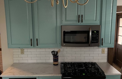 Davenport House | Gatsby charm with modern comforts! Historic home & neighborhood w large backyard