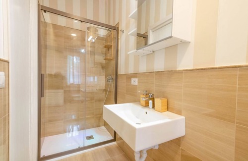 Municipio 2 Apartment | Gatsby - Jazz Age Dream