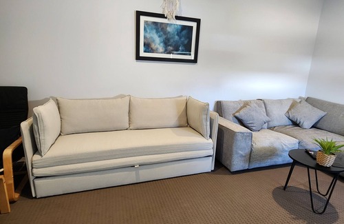 Gawler East House | Gawler Townhouse Modern 1 Bedroom Plus optional Futon, with bathtub