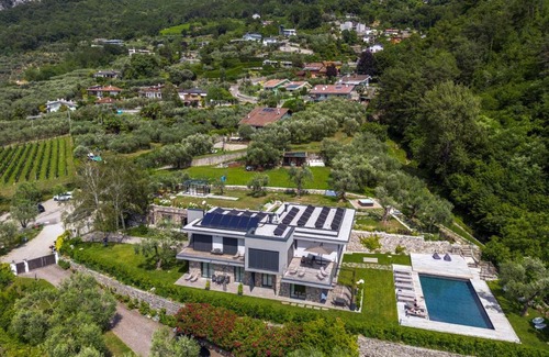 Bolognano-Vignole Apartment | Gazzi Apartments 'Panoramic & Relaxing'