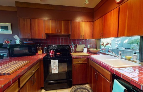 Black Butte Ranch House | GC092 | On Big Meadow18th hole with mountain views. EZ walk to Lodge Pool!