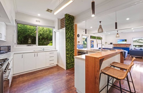 North Geelong House | Geelong Oasis, spacious nest