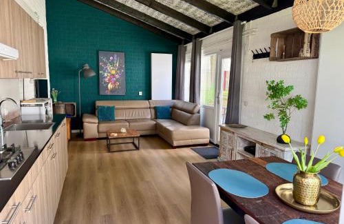 Municipality of Simpelveld Apartment | Gehele Bungalow zuid-Limburg op een park