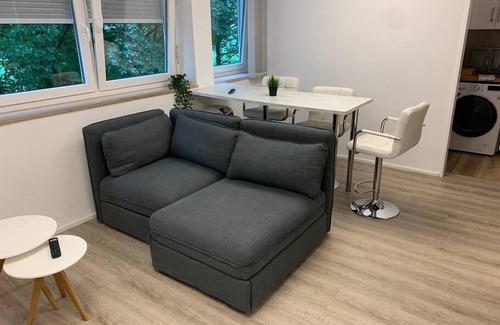 Johanneskirchen Apartment | Gehobenes Apartment in Ruhiger Wohngegend Münchens