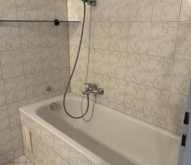 Holsterhausen Apartment | Gemütliche 1,5 Zimmer-Oase im schönen grünen Essen Frohnhausen