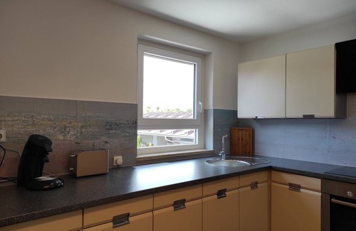 Wiesenbronn Apartment | Gemütliche Ferienwohnung mit Balkon für bis zu 4 Personen