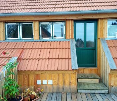 Sterley Apartment | Gemütliche Premium Öko Ferienwohnung in Resthof, super ausgestattet, keine Handwerker und Monteure