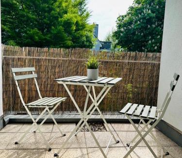 Ottersleben Apartment | Gemütliches 1R Apartment mit Balkon, Parking, TV Streaming