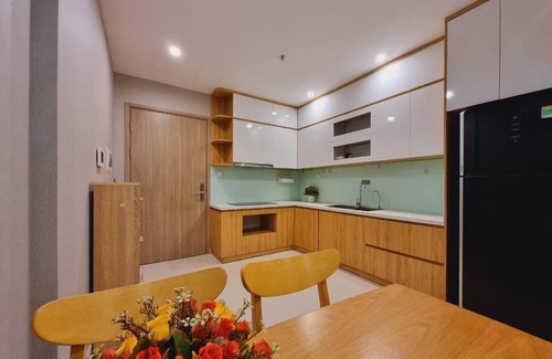 Doi Can Apartment | Gem at Vinhomes Ocean Park 1! Family-sized apt with airy and spectacular view