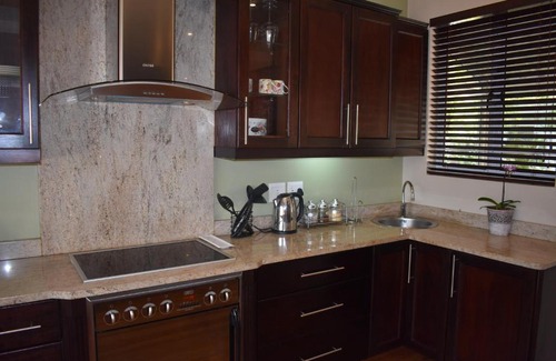 Durban North House | Gem of Durban North, Relax║Pool║AC║Wi-Fi║Dining