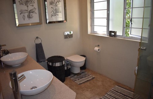 Durban North House | Gem of Durban North, Relax║Pool║AC║Wi-Fi║Dining