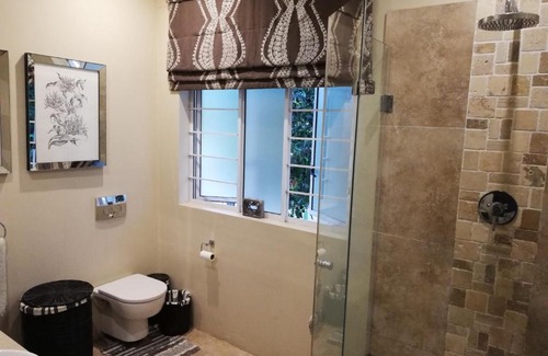 Durban North House | Gem of Durban North, Relax║Pool║AC║Wi-Fi║Dining