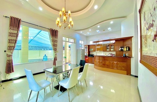 Thao Dien Villa | Gem Villa 15, biệt thự 8 phòng ngủ, 6 phòng vệ sinh có hồ bơi lớn