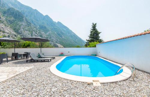 Orahovac Apartment | Gemma di Cattaro Apartments