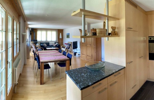 Lenk Apartment | Generous apartment with breathtaking view, centrally located, with elevator