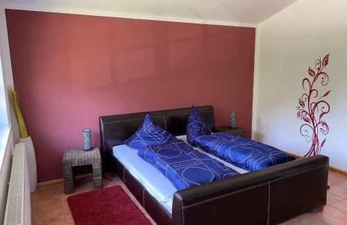 Egging House | GENSLEITEN