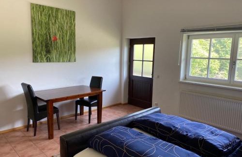 Egging House | GENSLEITEN