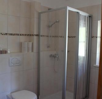 Egging House | GENSLEITEN