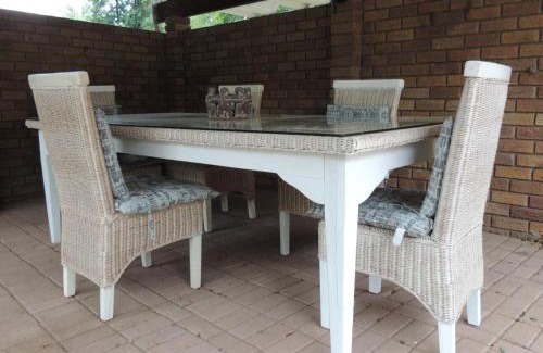 Vredefort House | Gentle Breeze Retreat