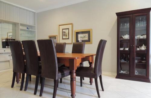 Vredefort House | Gentle Breeze Retreat