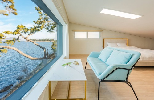 Geoje House | Geoje Daol Pool Villa Pension