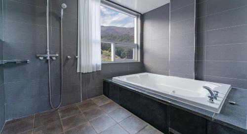 Geoje House | Geoje Hinoki Haesoojjim Resort