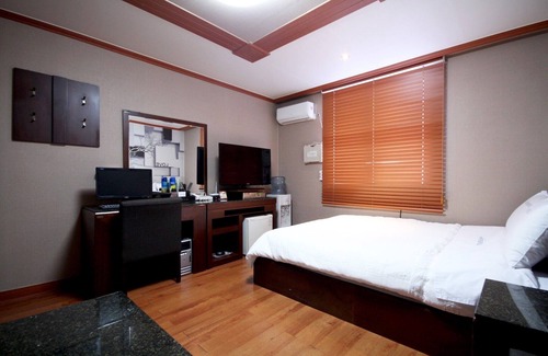 Okpo-dong Hotel | Geojedo Okpo Evergreen