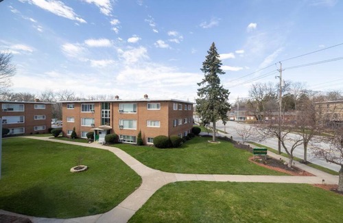 Fairview Park Apartment | Georgetown Villas Two Bedroom 3-2a Apartment in Fairview Park, Ohio!