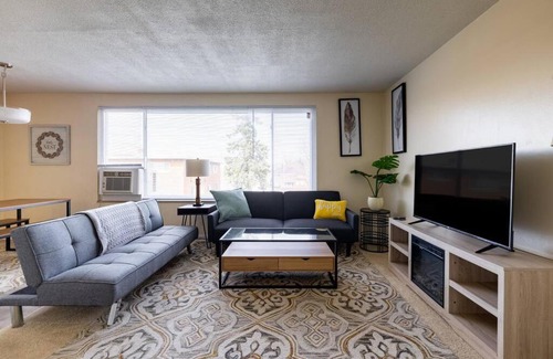 Fairview Park Apartment | Georgetown Villas Two Bedroom 3-2a Apartment in Fairview Park, Ohio!