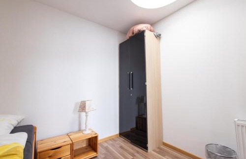 Tiefenbroich Apartment | Geräumige Monteurwohnung in Ratingen mit WLAN und Parkplatz