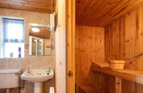 Devils Bridge House | Ger y Faen in Aberystwyth