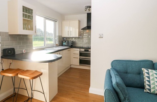 Trearddur Bay Cabin | GER-Y-LLI, pet friendly, character holiday cottage in Trearddur Bay